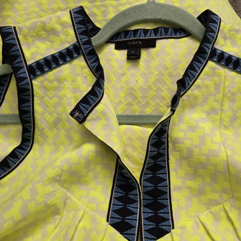 J. Crew Neon Yellow Arrow Print Keyhole Cutout Blue Trim Shift Dress Womens 4 - Picture 6 of 7